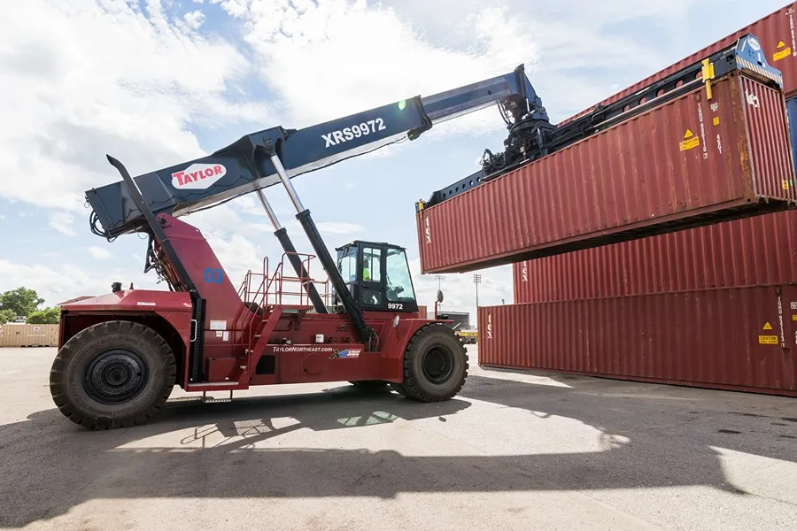 Taylor XRS-9972 Reach Stacker